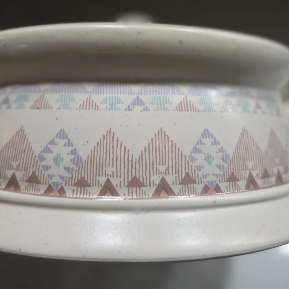 Vintage Stoneware 1.5 Qt. Pueblo Zuni Pattern Casserole Dish With Lid